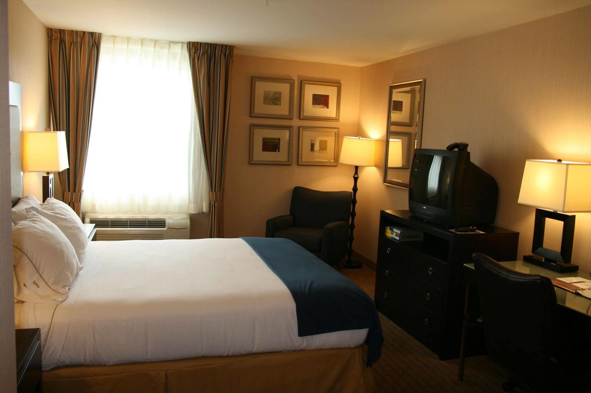 Holiday Inn Express Seattle - Sea-Tac Airport By Ihg Ситак Экстерьер фото